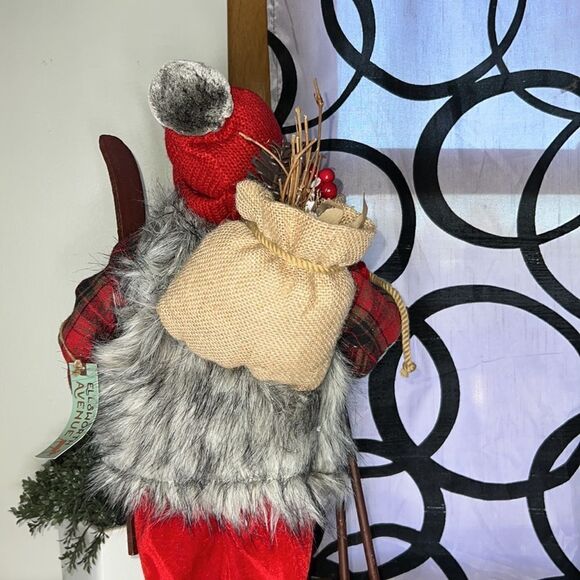 Ellsworth Avenue decorative skiing, Santa Claus with porcelain face - Picture 9 of 16